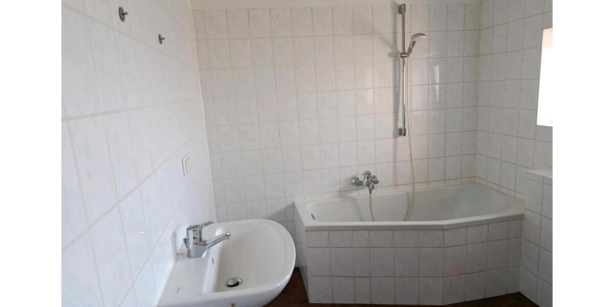 Etagenwohnung Mittweida - 3 Zimmer, 63 m&sup2;, 380&euro; | Angebot:25367864