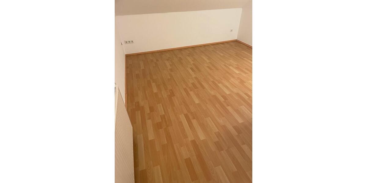 Etagenwohnung Hambühren - 3 Zimmer, 90 m&sup2;, 1.070&euro; | Angebot:25977915