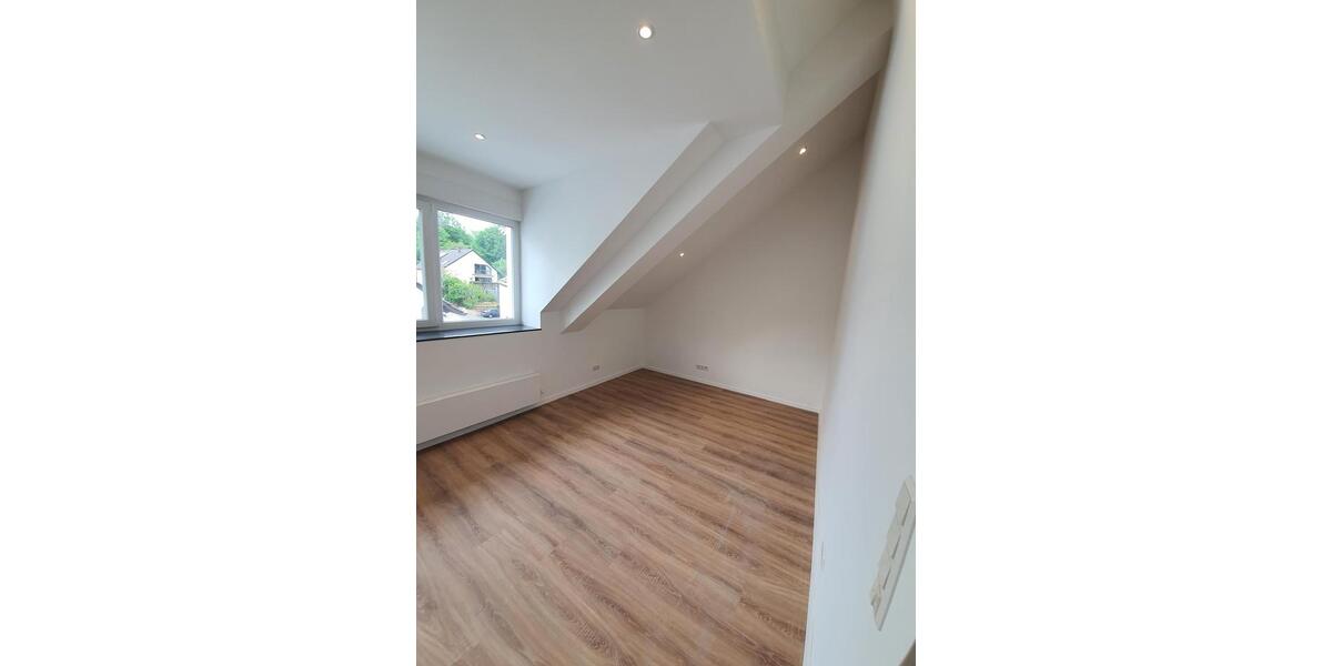 Dachgeschoßwohnung Völklingen - 2 Zimmer, 55 m&sup2;, 500&euro; | Angebot:26289206