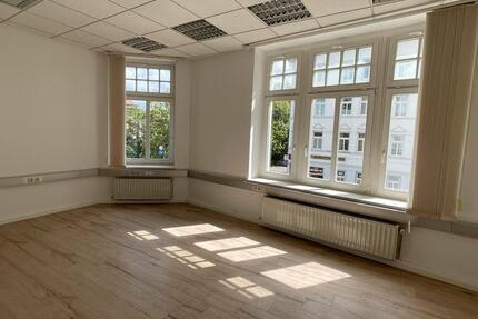 Großzügige und helle Büroflächen in zentraler Lage ab sofort zu vermieten zimmer
