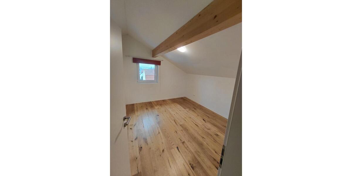 Dachgeschoßwohnung Mainburg - 4 Zimmer, 100 m&sup2;, 1.490&euro; | Angebot:24852106