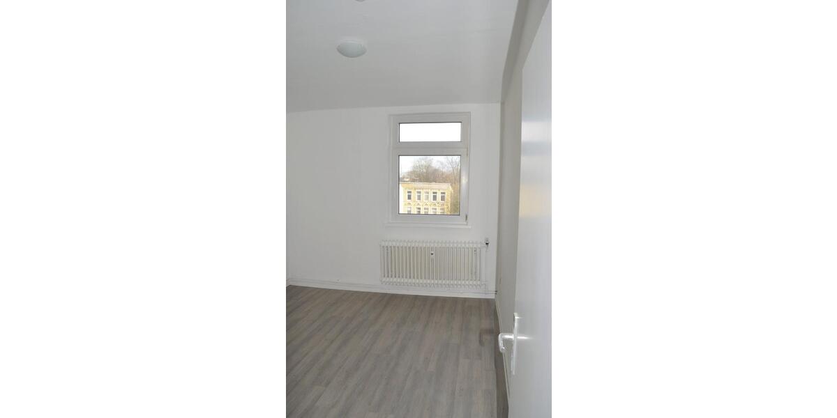 Etagenwohnung Wilhelmshaven - 5 Zimmer, 105 m&sup2;, 630&euro; | Angebot:25710632