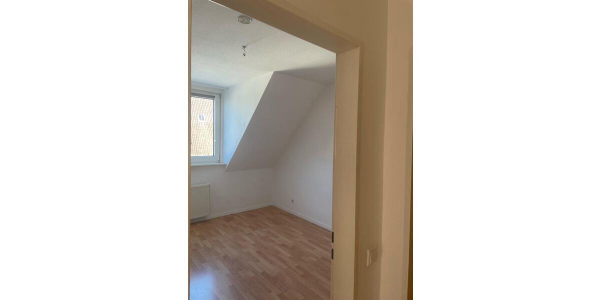 Dachgeschoßwohnung Lage - 3 Zimmer, 72 m&sup2;, 645&euro; | Angebot:26639527