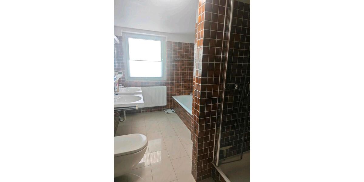 Einfamilienhaus Jüchen - 5 Zimmer, 200 m&sup2;, 3.900&euro; | Angebot:26248497