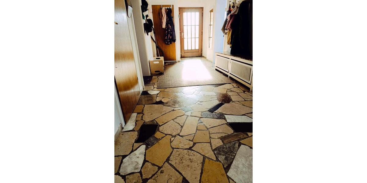 Einfamilienhaus Windhagen - 7 Zimmer, 180 m&sup2;, 1.600&euro; | Angebot:26271736