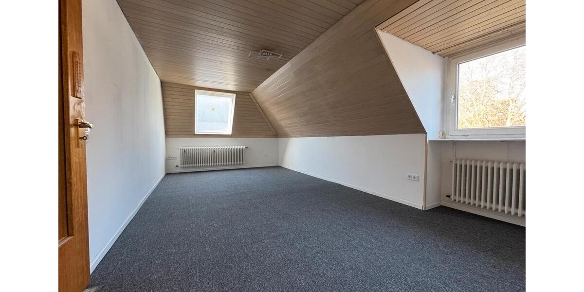 Dachgeschoßwohnung Dortmund - 2.5 Zimmer, 66 m&sup2;, 790&euro; | Angebot:24490206