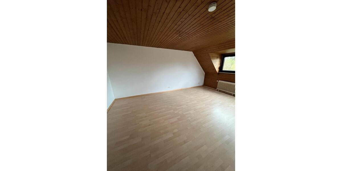 Dachgeschoßwohnung Bonn Lannesdorf - 3 Zimmer, 93 m&sup2;, 1.450&euro; | Angebot:25474562