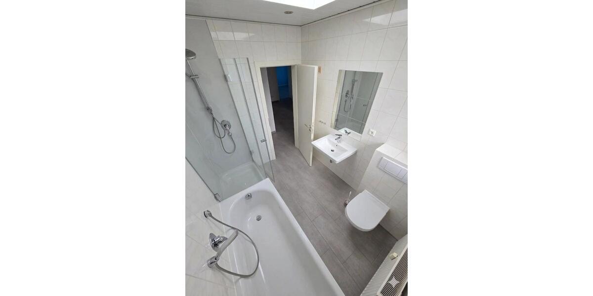 Etagenwohnung Taunusstein - 4 Zimmer, 130 m&sup2;, 1.300&euro; | Angebot:26121907