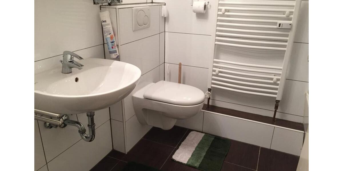Etagenwohnung Neuss - 2 Zimmer, 65 m&sup2;, 780&euro; | Angebot:26459559