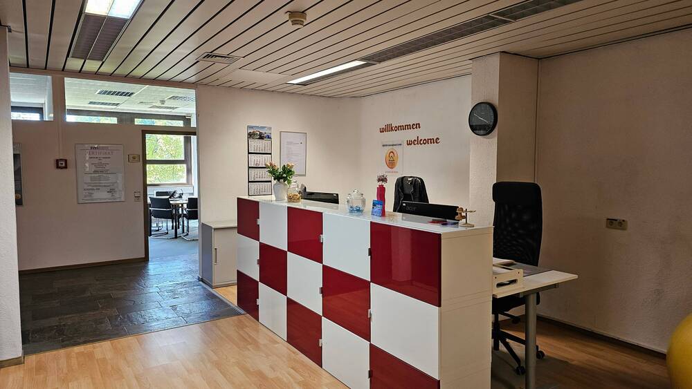 Gewerbeobjekt Freiburg im Breisgau St. Georgen - 1 Zimmer, 736 m&sup2;, 6.350&euro; | Angebot:25746096