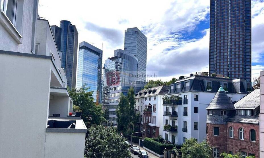 Top!! Vollmöblierte 2-Zimmer-Wohnung mit 2 Balkonen im Westend-Süd