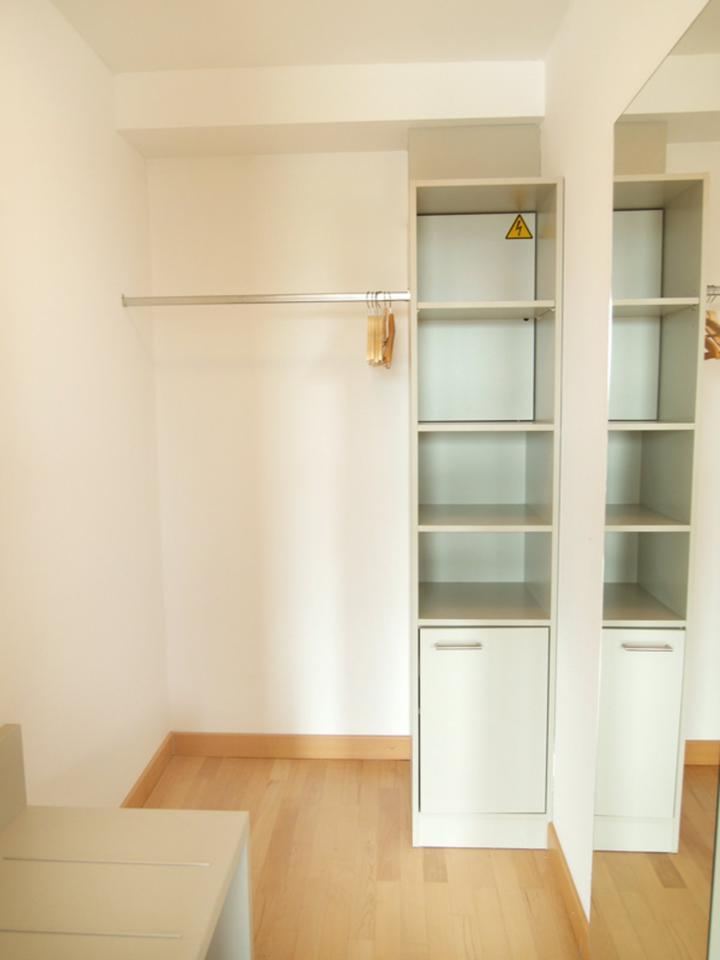 Frankfurt-Mitte - Schick möbliertes Single-Apartment mit Balkon zimmer