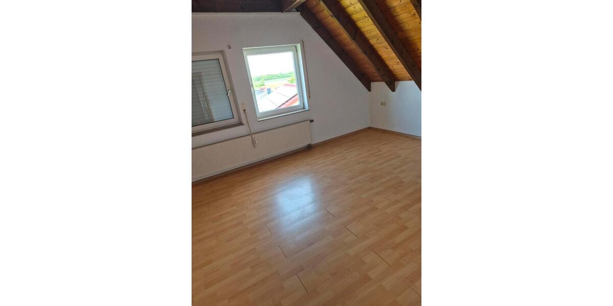 Etagenwohnung Wallhausen - 3 Zimmer, 105 m&sup2;, 770&euro; | Angebot:26483141