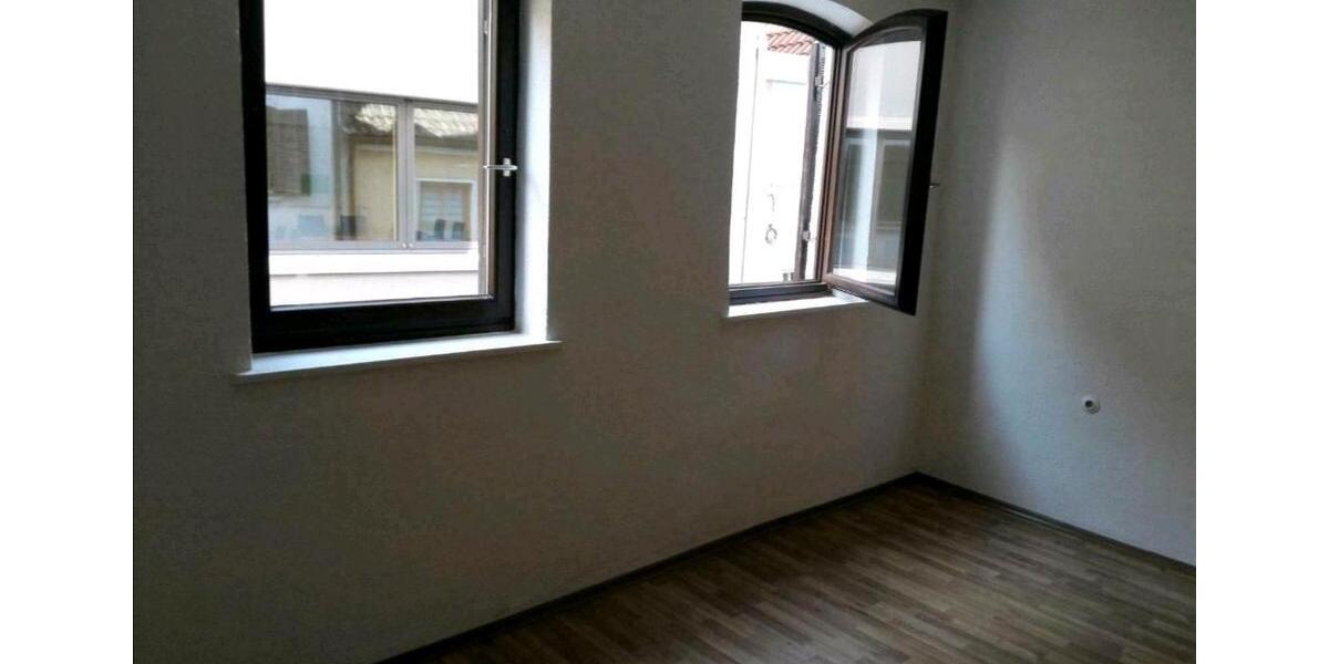 Etagenwohnung Landau an der Isar - 3 Zimmer, 950&euro; | Angebot:21805110