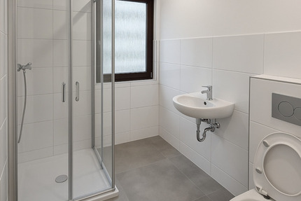 2-Zimmer-Wohnung in Frankfurt-Harheim mit Balkon+Küche zimmer