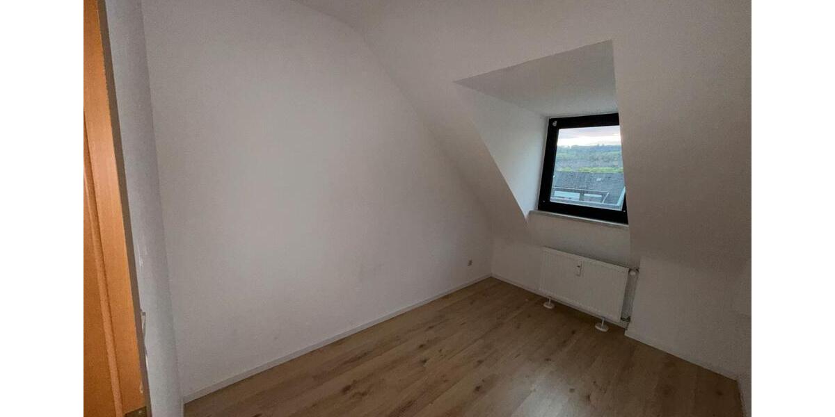 Dachgeschoßwohnung Trier Nord - 3 Zimmer, 70 m&sup2;, 940&euro; | Angebot:26238647