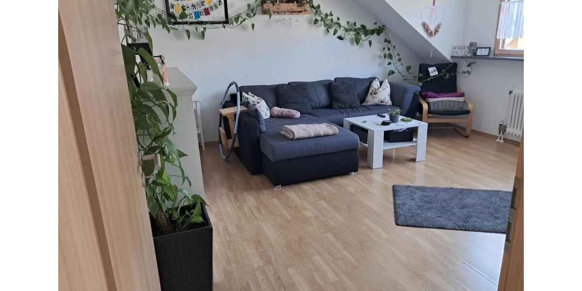 Dachgeschoßwohnung Lösnich - 4 Zimmer, 120 m&sup2;, 750&euro; | Angebot:25805819