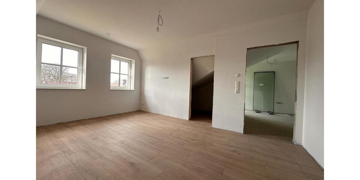 Dachgeschoßwohnung Cappeln (Oldenburg) - 2 Zimmer, 66 m&sup2;, 660&euro; | Angebot:25407777