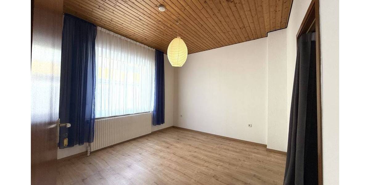 helle sanierte Altbau Wohnung 2 zimmer
