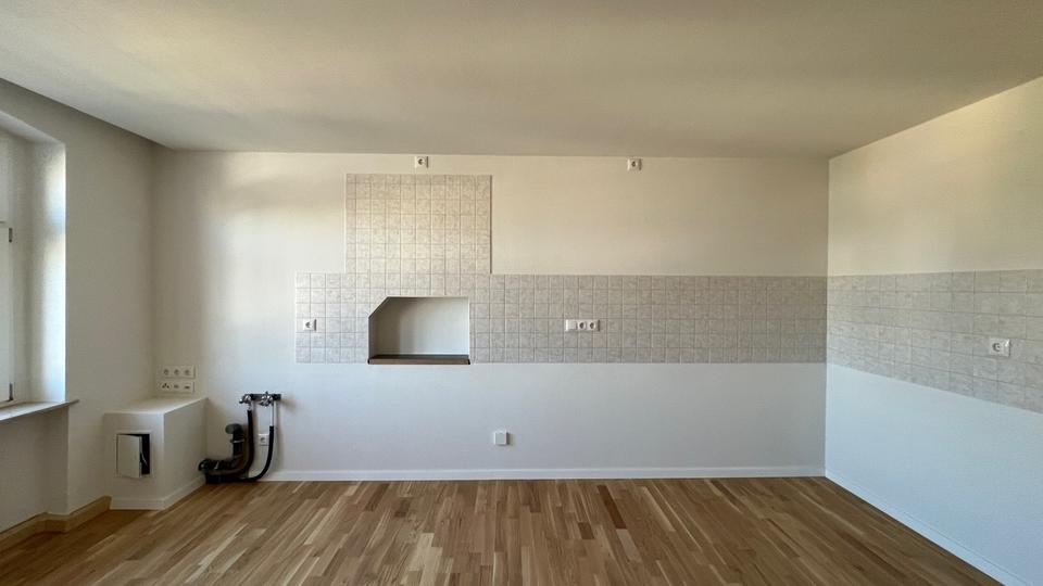 Dachgeschoßwohnung Hohenstein-Ernstthal Ernstthal - 4 Zimmer, 105 m&sup2;, 700&euro; | Angebot:24380399