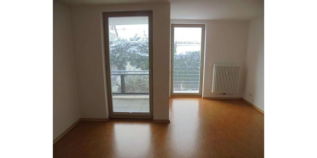 Etagenwohnung Saalfeld (Saale) - 2 Zimmer, 58 m&sup2;, 327&euro; | Angebot:24801995