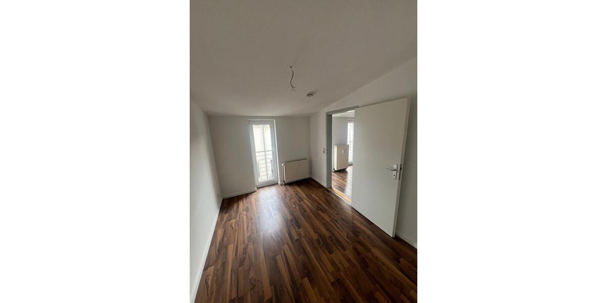 Etagenwohnung Magdeburg - 4 Zimmer, 92 m&sup2;, 887&euro; | Angebot:20606573