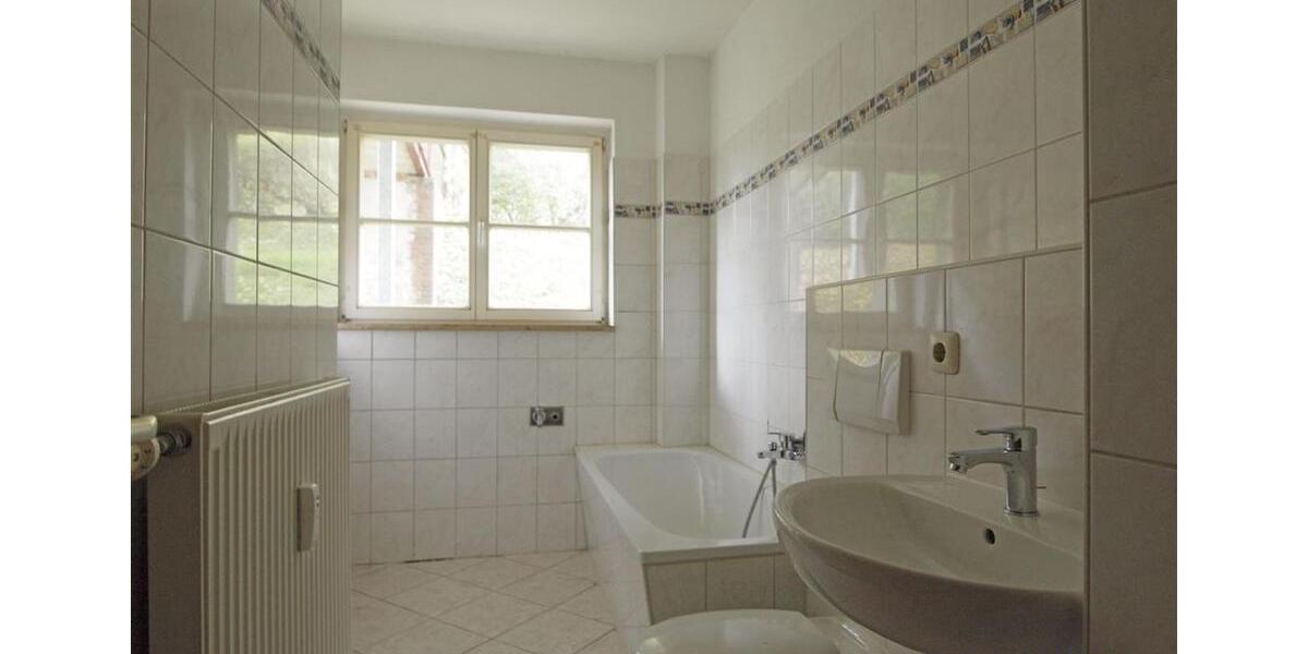 Erdgeschoßwohnung Frankenberg (Sachsen) - 3 Zimmer, 79 m&sup2;, 395&euro; | Angebot:26147880