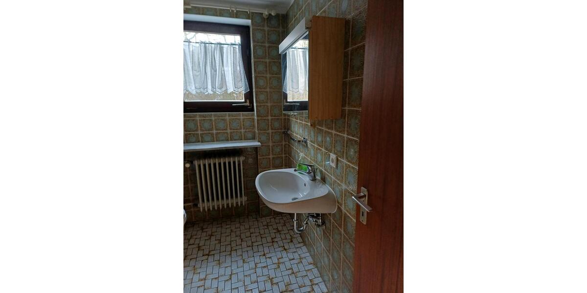 Dachgeschoßwohnung Leutershausen - 2.5 Zimmer, 70 m&sup2;, 750&euro; | Angebot:24771837