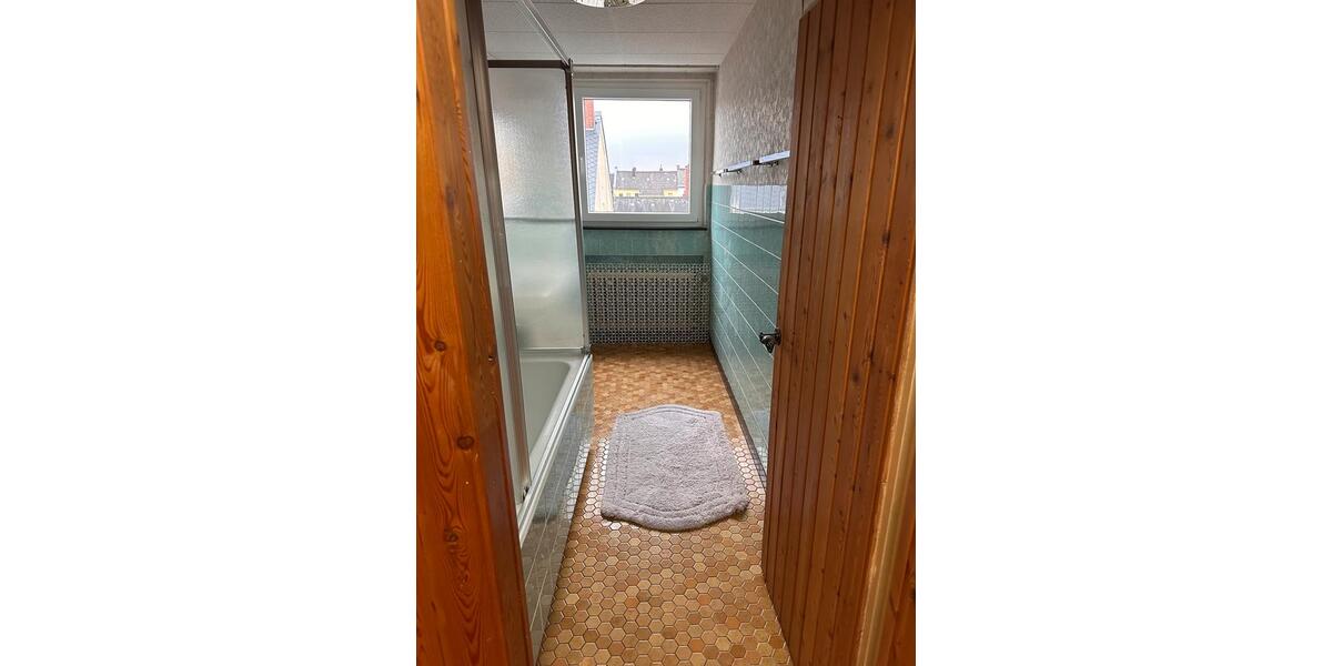 Dachgeschoßwohnung Hof Altstadt - 4 Zimmer, 120 m&sup2;, 650&euro; | Angebot:26591661
