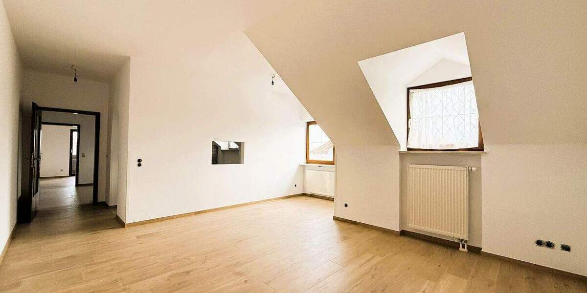 Etagenwohnung Bruckmühl - 3 Zimmer, 91 m&sup2;, 1.250&euro; | Angebot:25802047