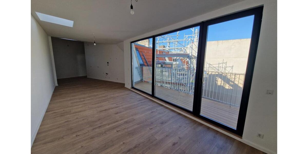 Dachgeschoßwohnung Berlin Mitte - 4 Zimmer, 122 m&sup2;, 2.501&euro; | Angebot:23317054