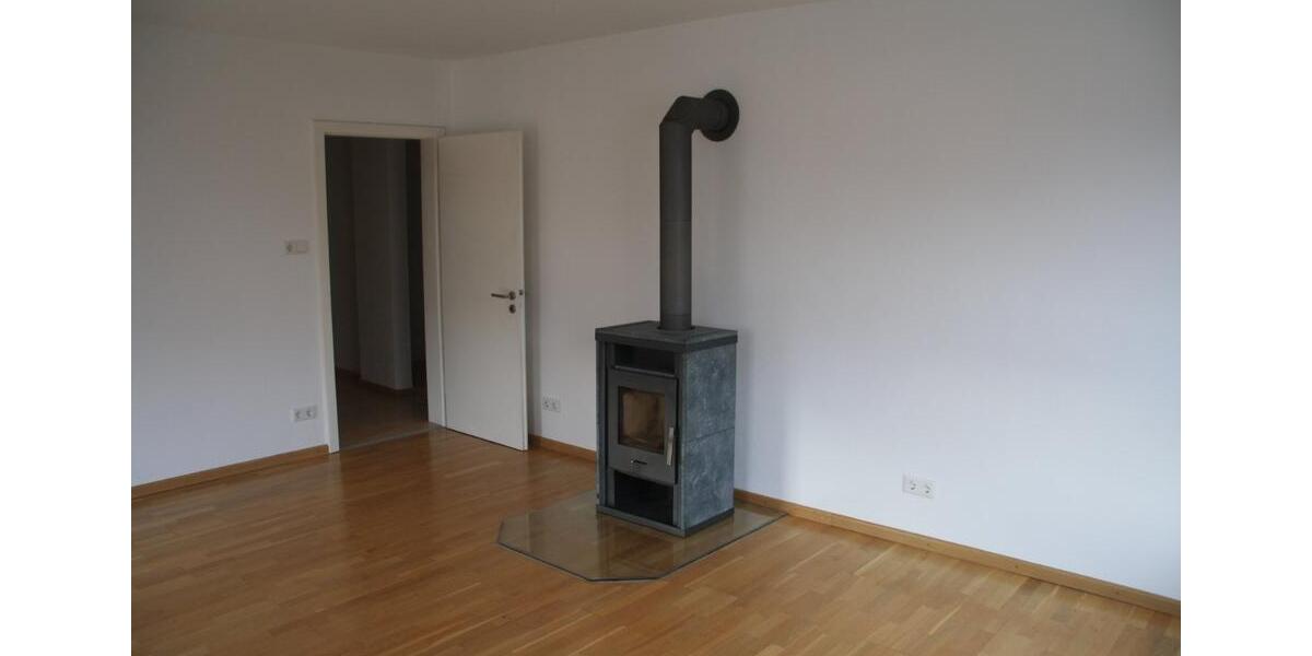 Etagenwohnung Neutraubling - 3.5 Zimmer, 85 m&sup2;, 1.150&euro; | Angebot:25148487