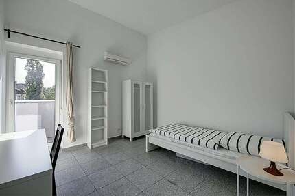 WG-Zimmer in Stuttgart 530 € 11 m² zimmer