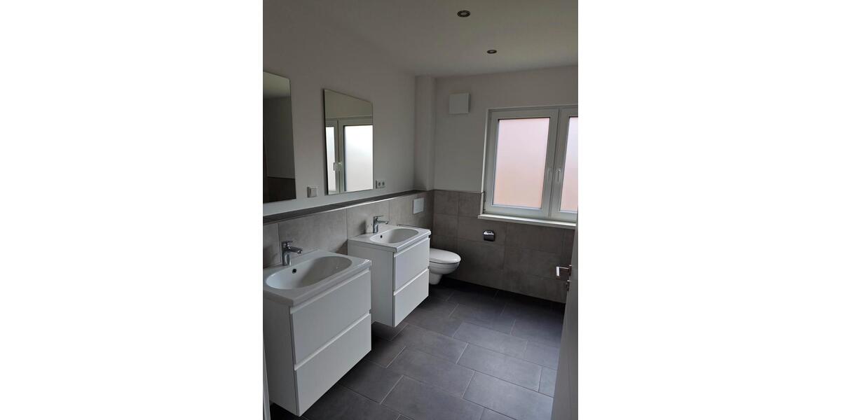 Erdgeschoßwohnung Hude (Oldenburg) - 3 Zimmer, 96 m&sup2;, 1.250&euro; | Angebot:26702143