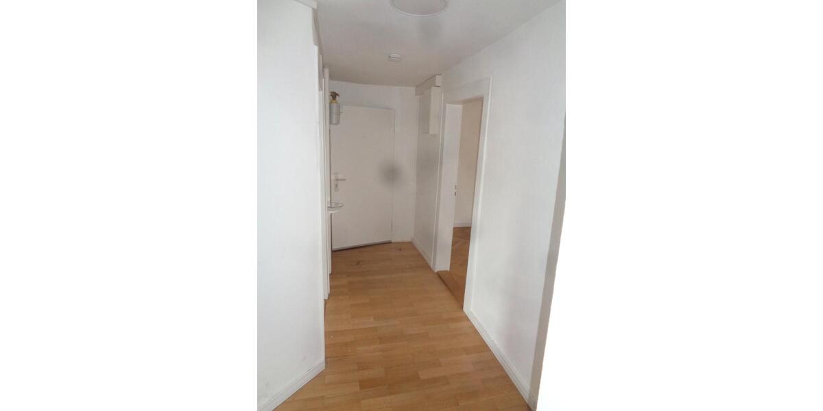 Dachgeschoßwohnung Würzburg Sanderau - 3 Zimmer, 61 m&sup2;, 600&euro; | Angebot:25988938