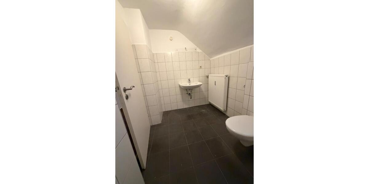 Dachgeschoßwohnung Fröndenberg (Ruhr) - 2 Zimmer, 63 m&sup2;, 480&euro; | Angebot:25407515