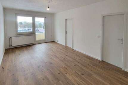 Wohnung zum Mieten in Magdeburg 420 € 58.5 m² 3 zimmer