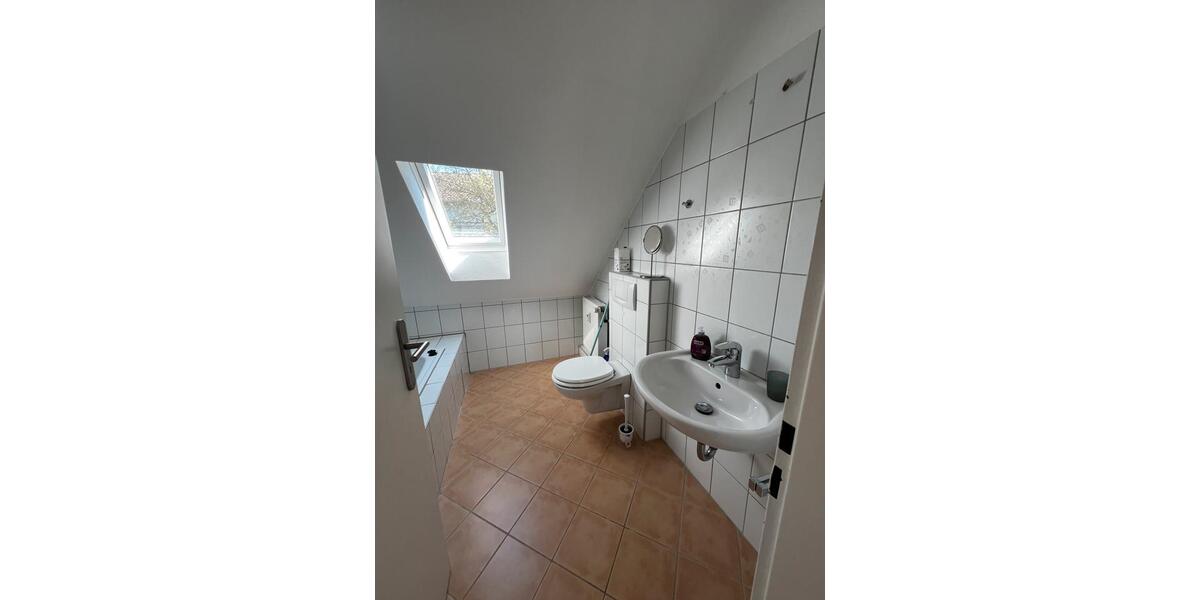 Dachgeschoßwohnung Wuppertal Cronenberg - 3 Zimmer, 64 m&sup2;, 520&euro; | Angebot:26636785