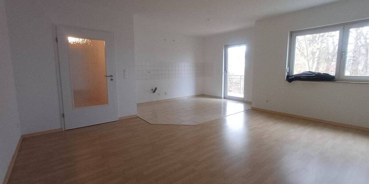 Etagenwohnung Zwickau Niederplanitz - 2 Zimmer, 63 m&sup2;, 499&euro; | Angebot:26170930