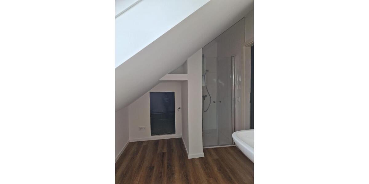 Neu sanierte 3-ZKB-Wohnung mit Stellplatz & EBK –sofort verfügbar 3 zimmer