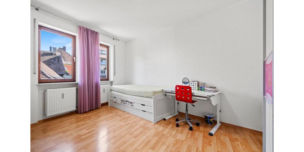 Etagenwohnung Markdorf - 4.5 Zimmer, 132 m&sup2;, 1.400&euro; | Angebot:26506387