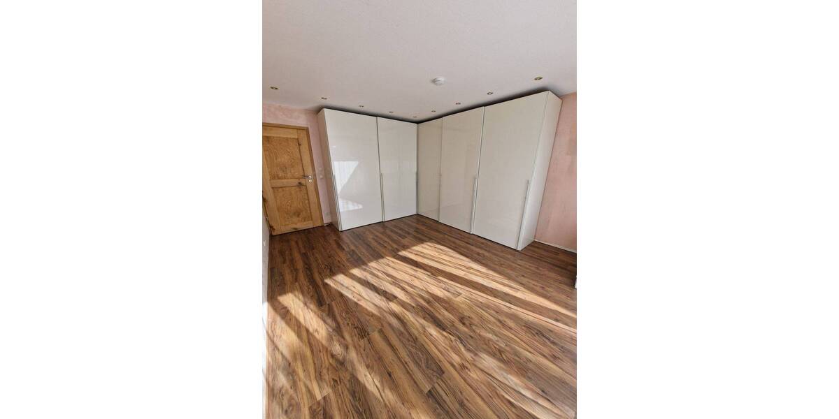 Etagenwohnung Mönchengladbach Windberg - 4 Zimmer, 124 m&sup2;, 1.200&euro; | Angebot:26744932