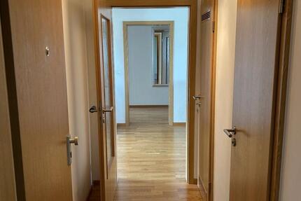 Möblierte 3-Zimmer-Wohnung mit 2 Balkonen! Ab sofort! 3 zimmer