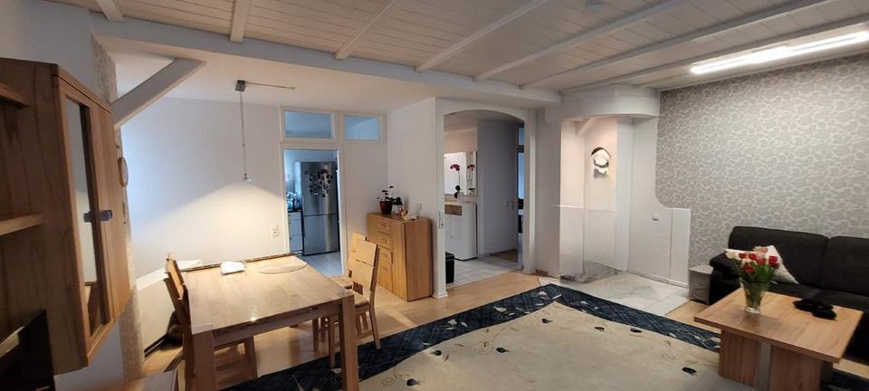 Geräumige, großzügige 4 Zimmer Erdgeschoß Wohnung zu vermieten