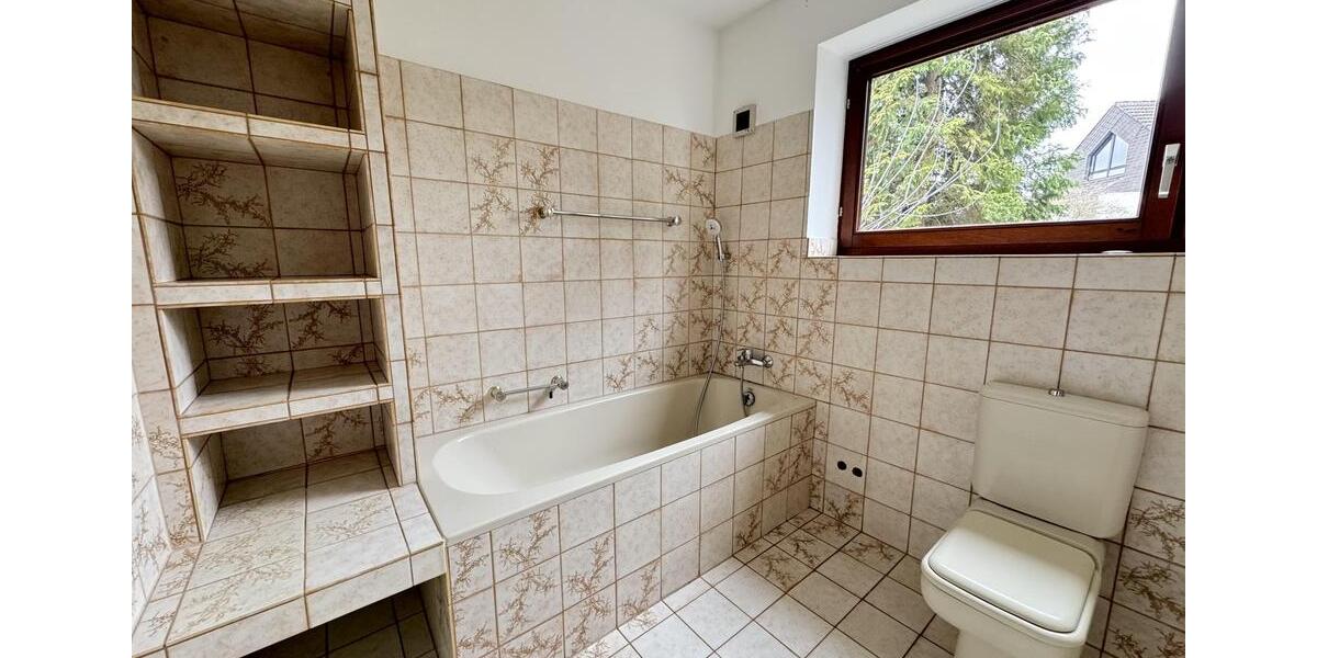 Erdgeschoßwohnung Bergisch Gladbach Paffrath - 4 Zimmer, 109 m&sup2;, 1.450&euro; | Angebot:25271153