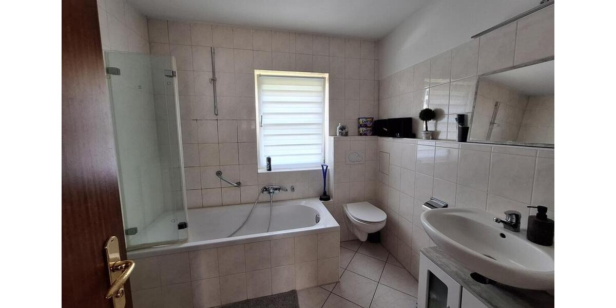 Etagenwohnung Großschirma - 2 Zimmer, 43 m&sup2;, 260&euro; | Angebot:26384040