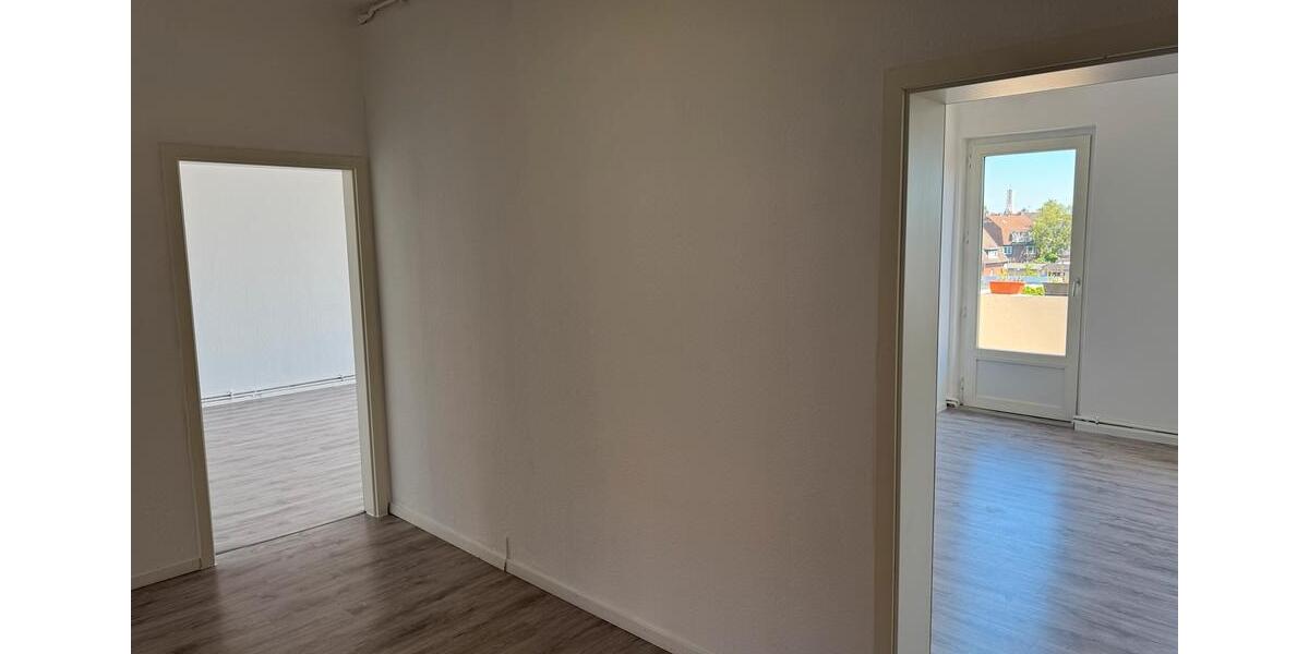 Etagenwohnung Wilhelmshaven - 4 Zimmer, 110 m&sup2;, 720&euro; | Angebot:26705876