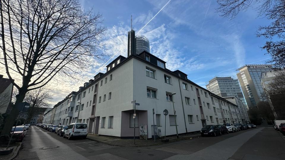 Möbliertes, bezugsfertiges WG-Zimmer mit Reinigungsservice 3 zimmer
