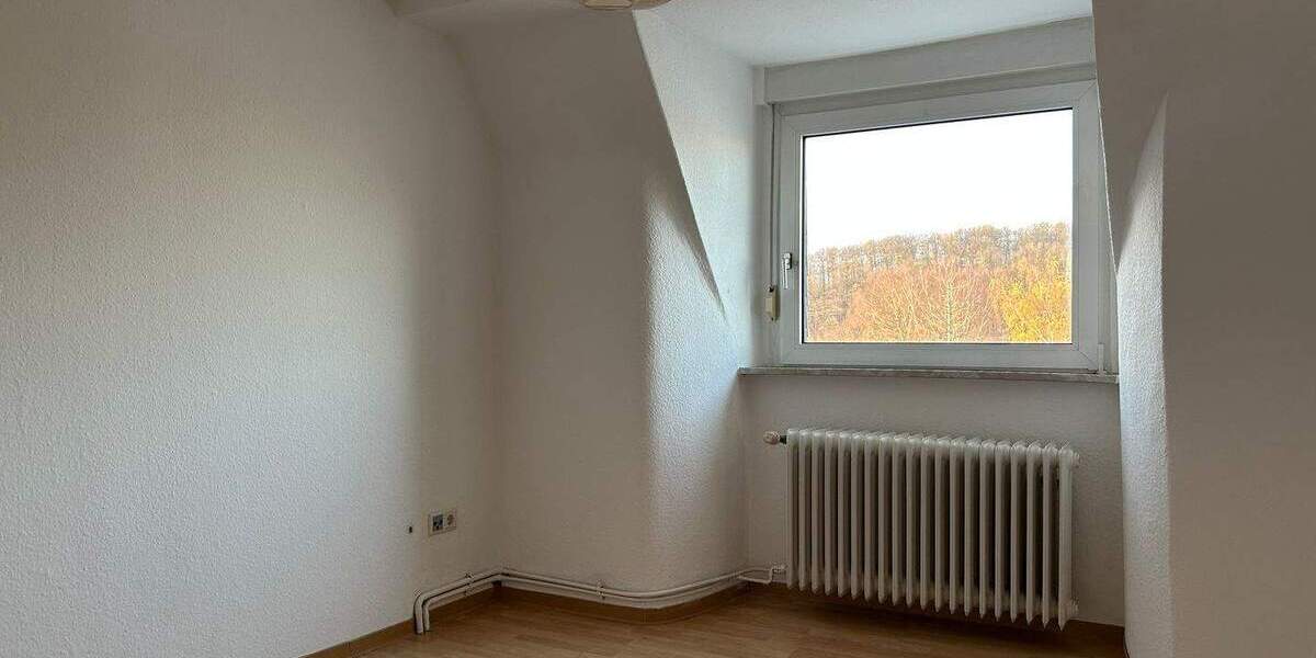 **3 Zimmer-Wohnung mit Balkon und Einbauküche in Neheim** 3 zimmer