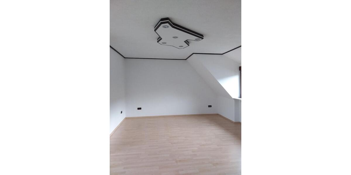 Dachgeschoßwohnung Bechhofen - 4 Zimmer, 114 m&sup2;, 700&euro; | Angebot:25978856